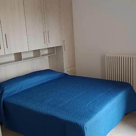 Le Luci In Attico Gran Vista Interno 4 Rose Bianche