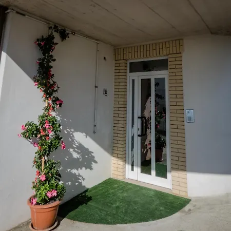 Le Luci In Attico Gran Vista Interno 4 Rose Bianche Vendégház Vasto