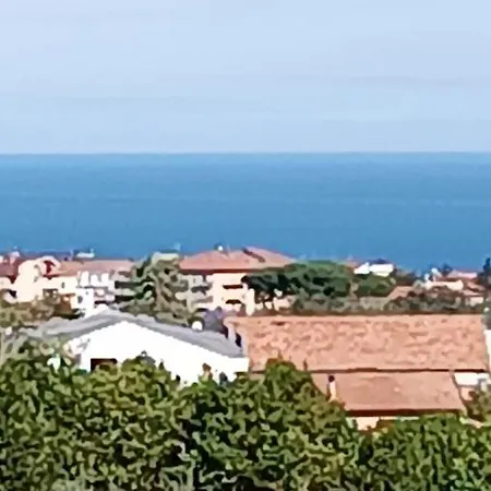 Le Luci In Attico Gran Vista Interno 4 Rose Bianche Penzion Vasto
