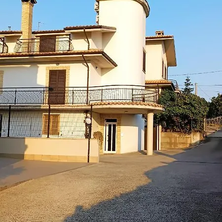 Guest house Le Luci In Attico Gran Vista Interno 4 Rose Bianche *