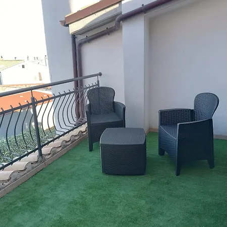 Guest house Le Luci In Attico Gran Vista Interno 4 Rose Bianche *