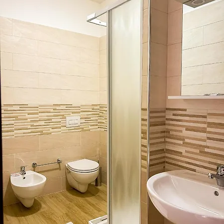 Penzion Le Luci In Attico Gran Vista Interno 4 Rose Bianche Vasto