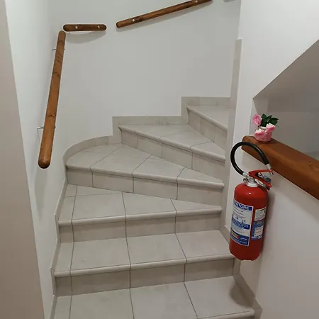 Le Luci In Attico Gran Vista Interno 4 Rose Bianche Гостевой дом 3*