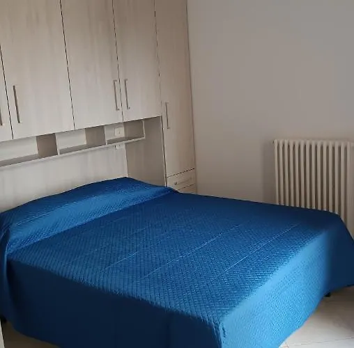 Le Luci In Attico Gran Vista Interno 4 Rose Bianche