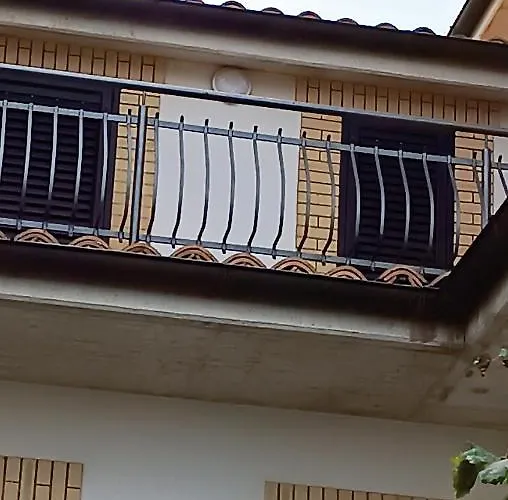 Le Luci In Attico Gran Vista Interno 4 Rose Bianche 3*